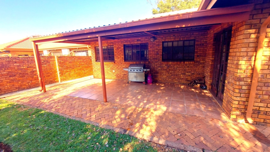 2 Bedroom Property for Sale in Melodie North West